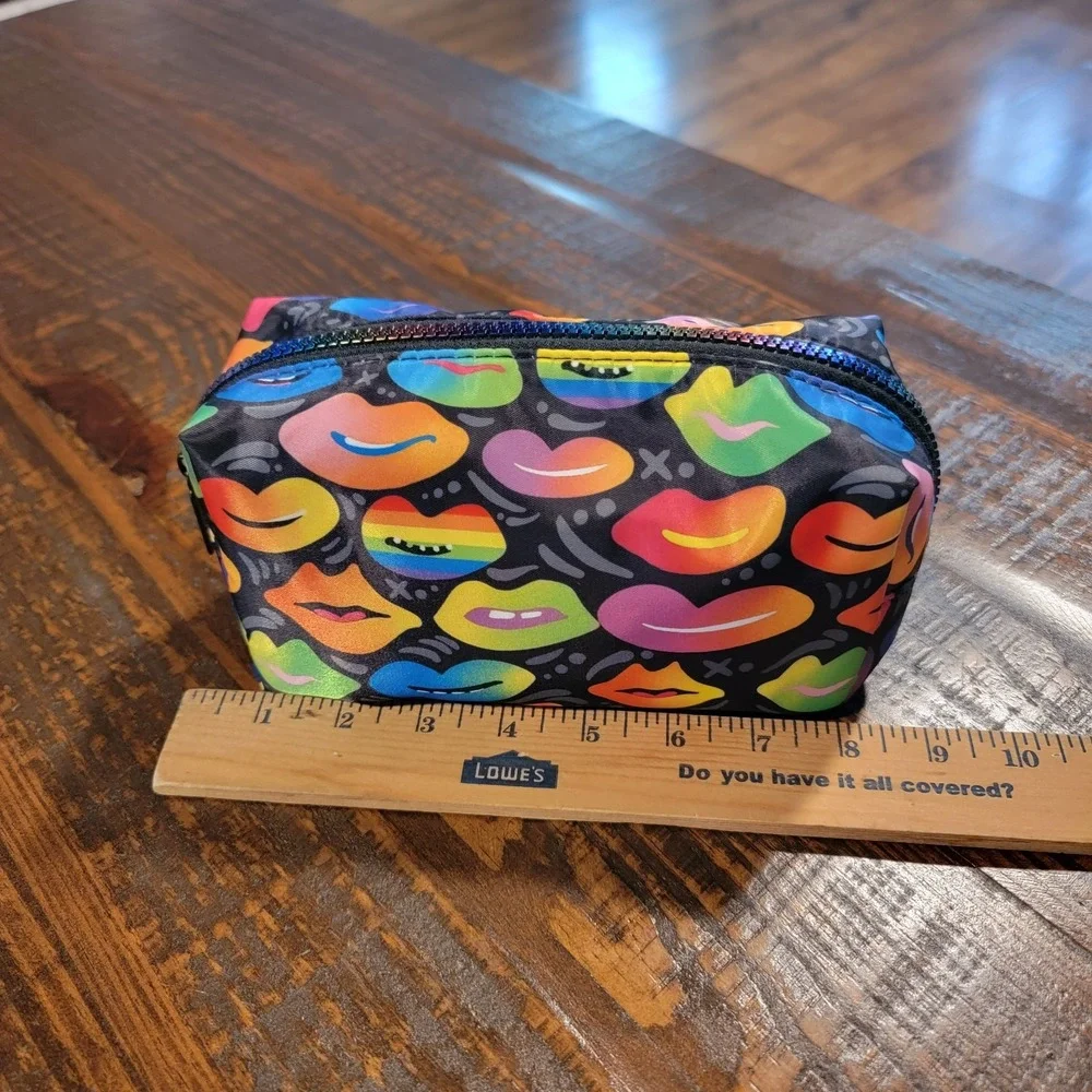 Jason Naylor Zip‎ Rainbow Colorful Kisses Lips Cosmetic Pencil Travel Bag NWOT